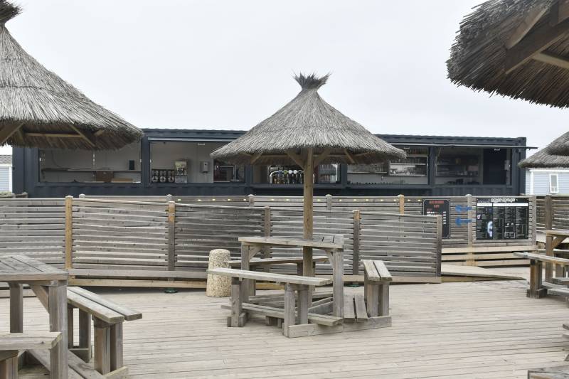 Container bar saisonnier installé à Sète : entièrement équipé avec matériel CHR et sur mesure